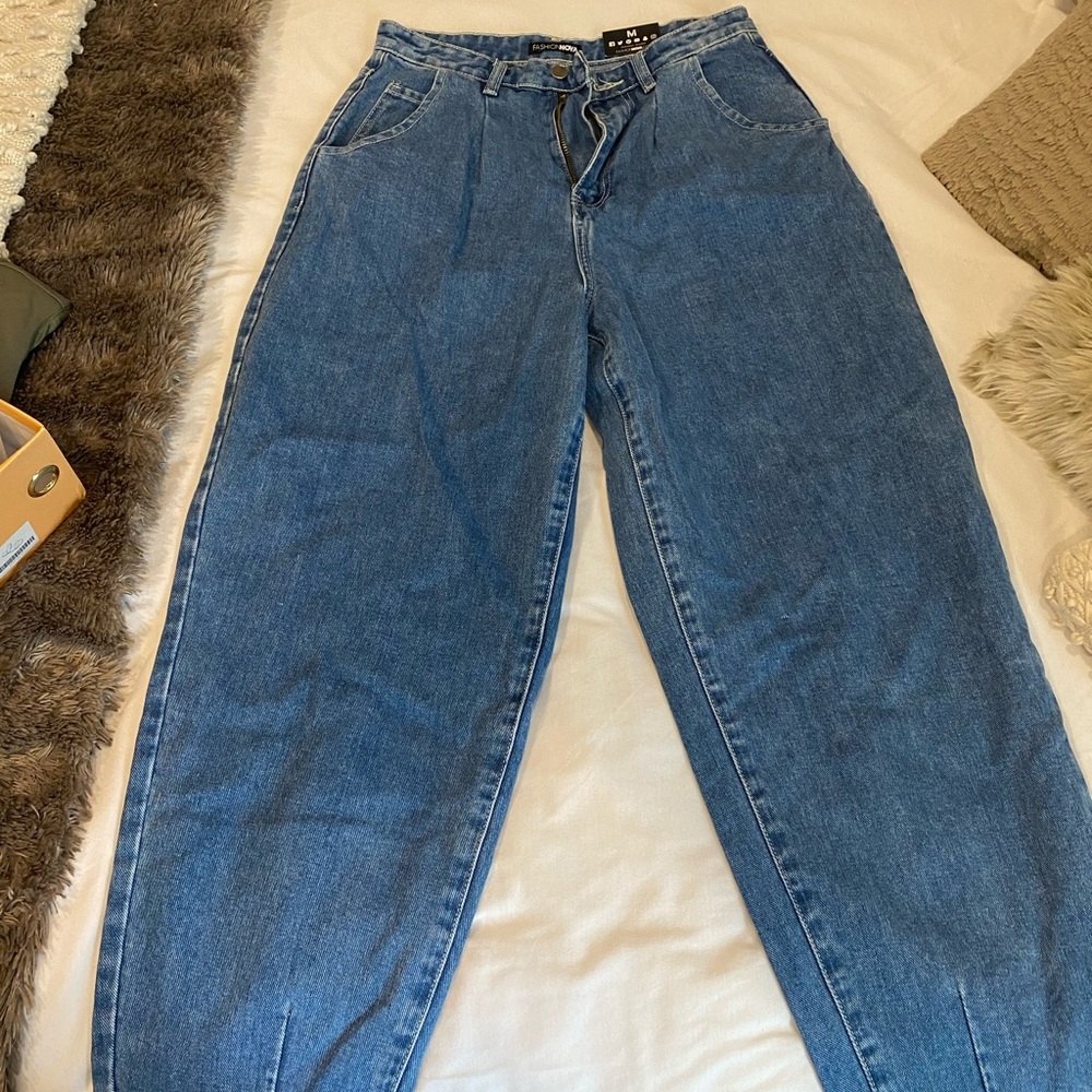 Fashion Nova Jeans. Size medium